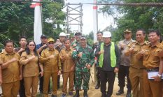 NEGARA HADIR UNTUK RAKYAT”, Dandim 1206/Psb Bersama Forkopimda Melaksanakan Prosesi Ground Breaking Jembatan Perintis Garuda di Desa Sebintang