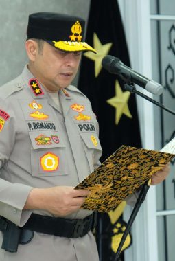 Kapolda Kalbar Pimpin Sertijab Irwasda: Momentum Penguatan Pengawasan Internal