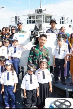 Anak TK Naik Kapal Perang TNI AL, Kodaeral XII Tanamkan Cinta Maritim Sejak Dini