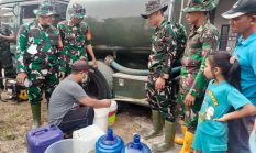 Satgas Karhutla Kodim 1207/Pontianak Genjot Penanganan di 10 Desa Sungai Raya.