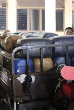 Polda Kalbar Kembali Ungkap Kasus BBM Ilegal: 11 Orang Ditetapkan Jadi Tersangka