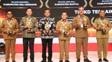PEMPROV KALBAR RAIH TPAKD TERBAIK WILAYAH KALIMANTAN TAHUN 2026