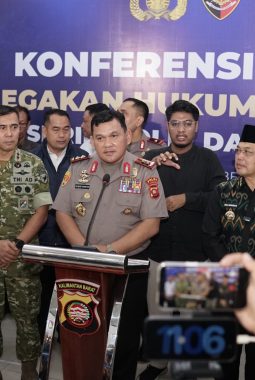 Konferensi Pers Penegakkan Hukum Karhutla, Polda Kalbar tangani 68 Kasus Perorangan dan 33 Kasus Korporasi.